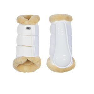 Witte CATAGO dressuurbeschermers met faux fur voering