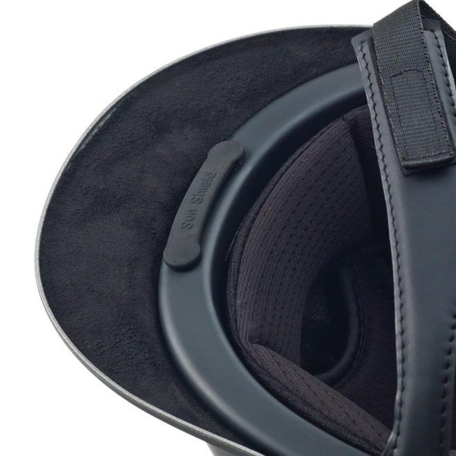 OneK cap met rubberen inzetstuk onder de klep voor Click ’n Go zonnebril