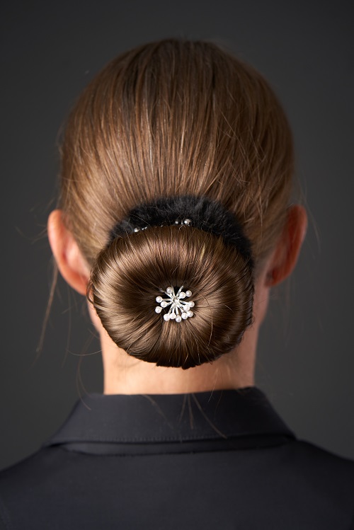 Equipage zwarte haaraccessoires in wedstrijdknot